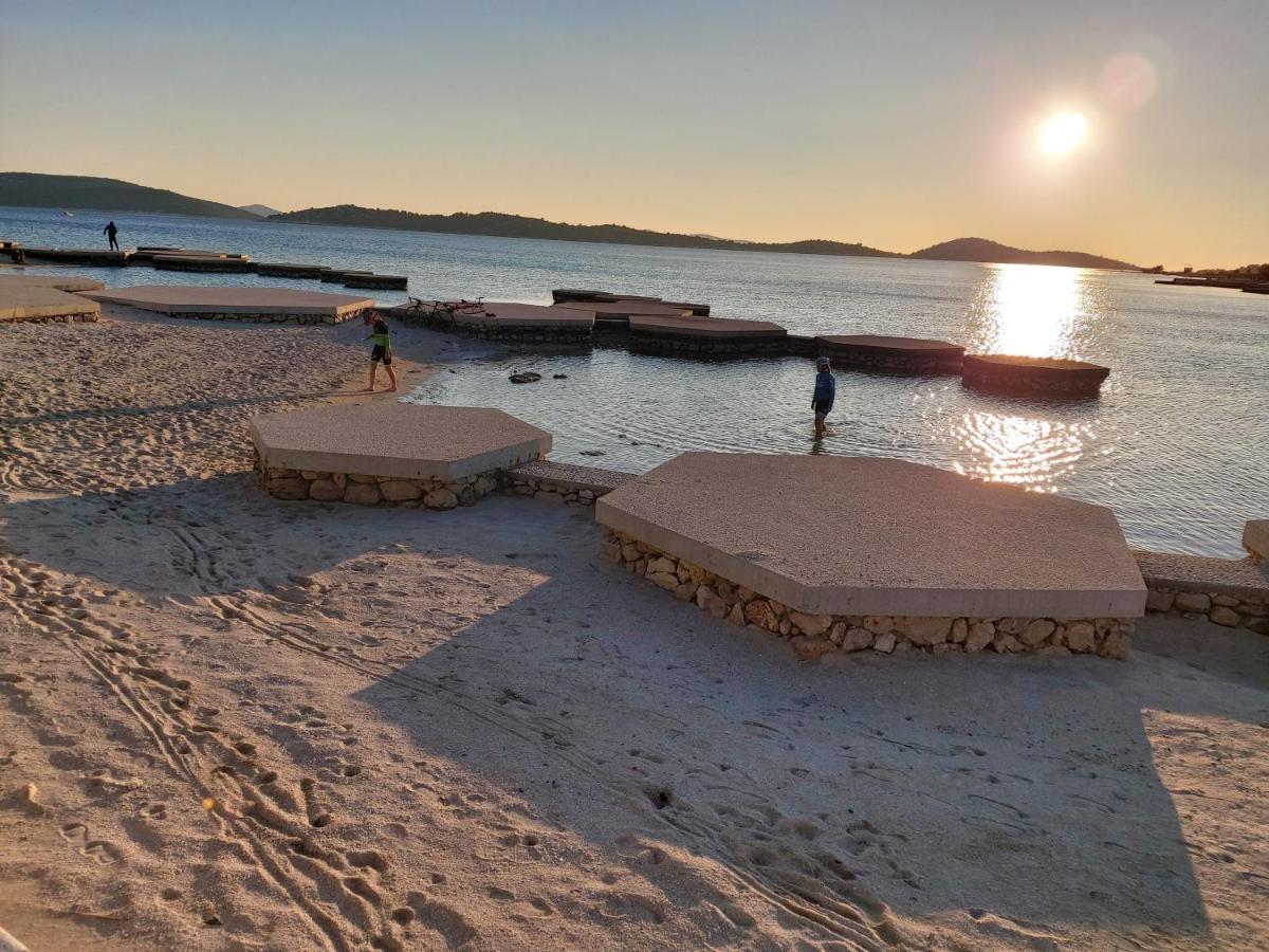 Apartman Arija-Pino Vodice Luaran gambar